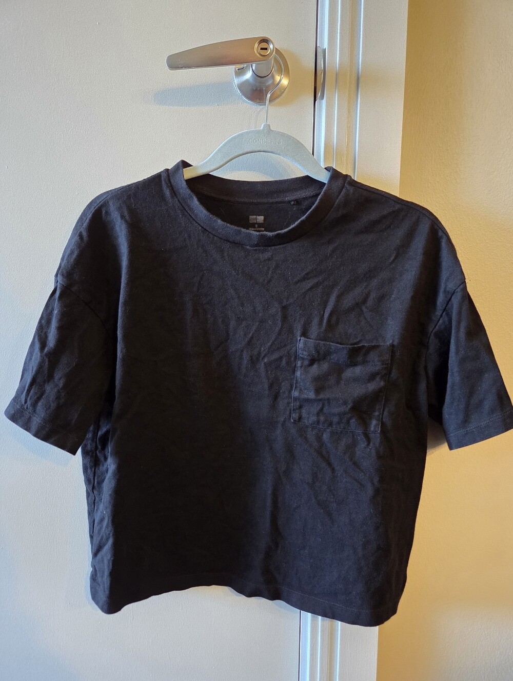 Black Crop T-Shirt with Front Pocket